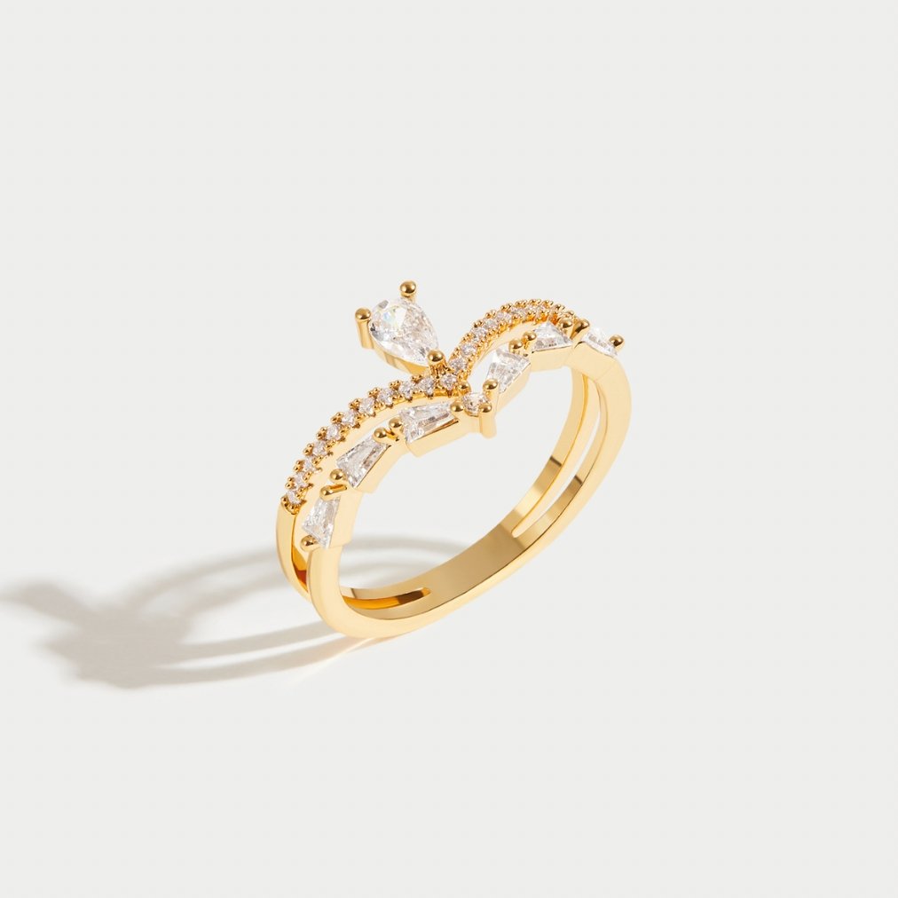 Refined cubic zirconia ring with a subtle shine