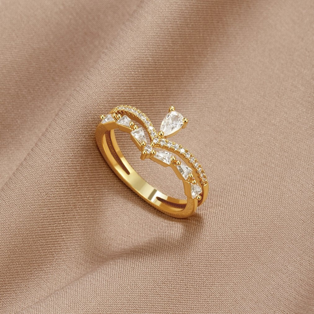 Refined cubic zirconia ring with a subtle shine