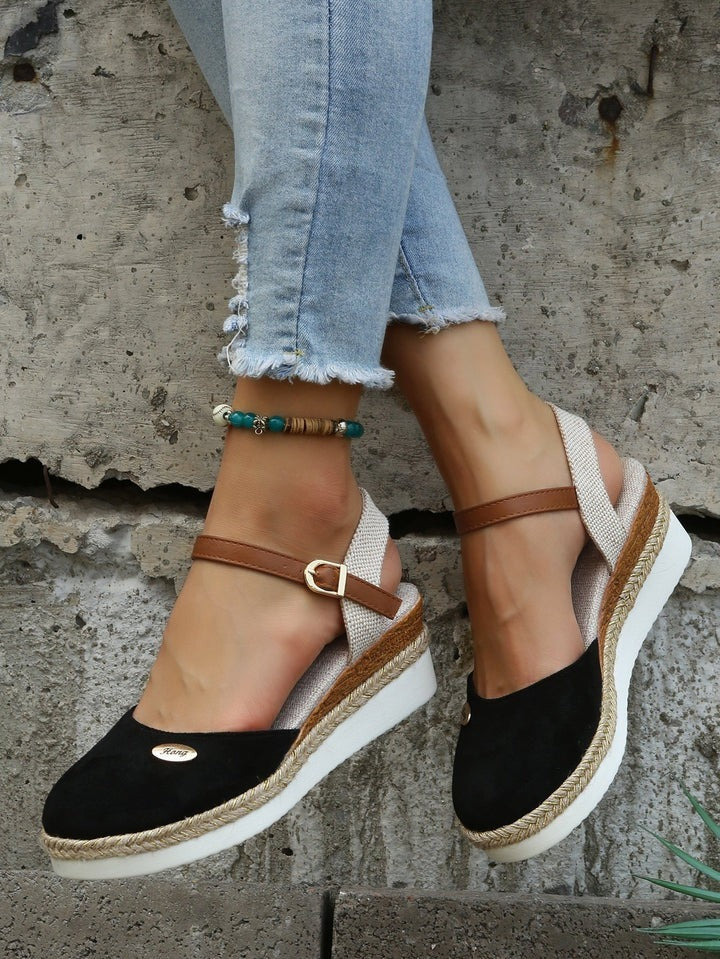 Orthopedic trendy sandals