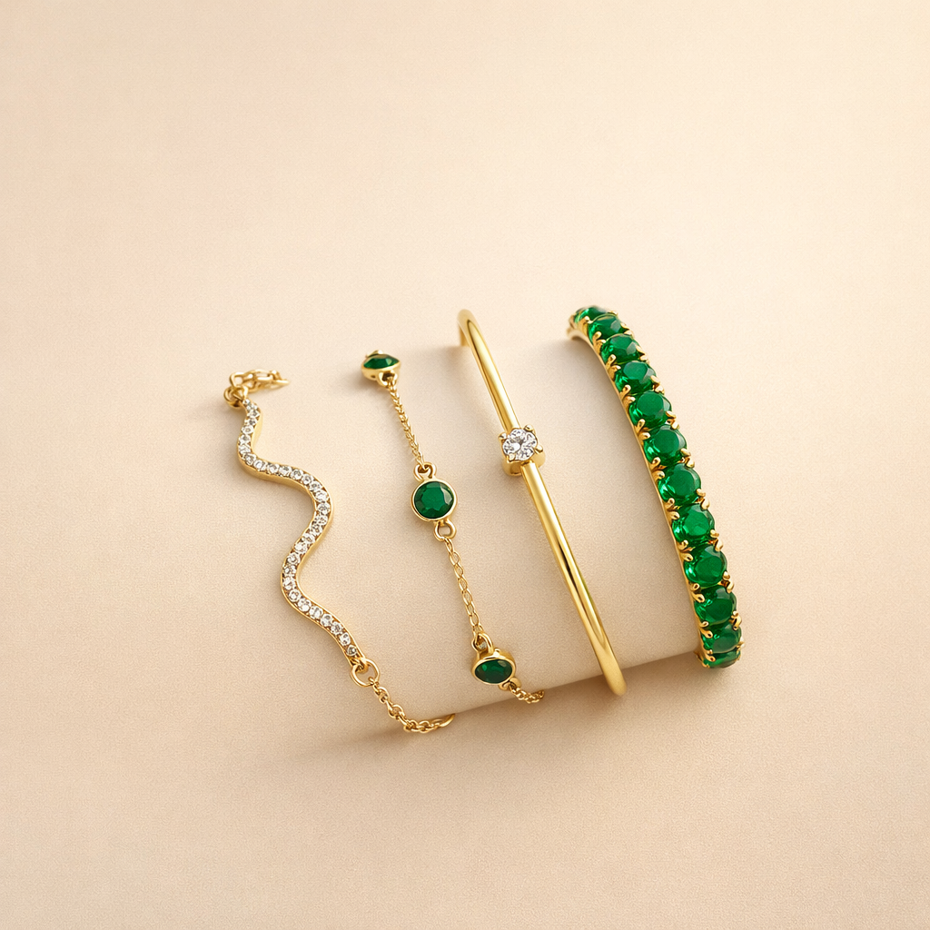Gold-Coloured Bracelet Set with Emerald-Green Stones