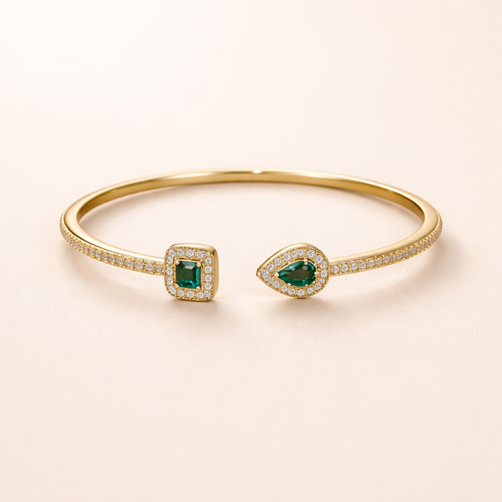 Elegant Gold Bracelet with Refined Details