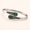 Soft Glow white gold bracelet with delicate details