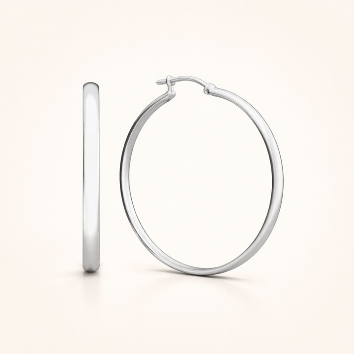 Elegant White Gold Earrings with Refined Details