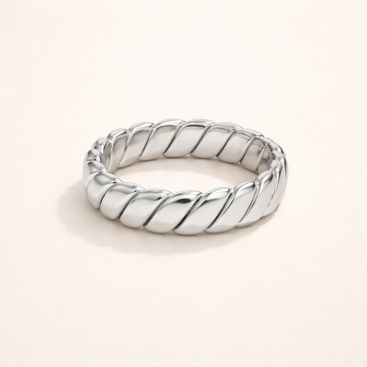 Elegant silver ring with a refined twist