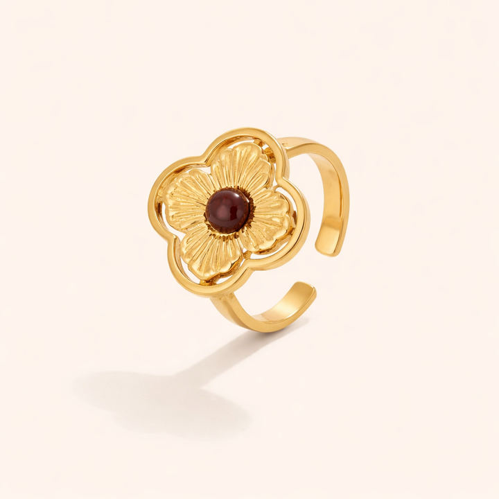 Lucky ring with tiger's eye and delicate flower motifs