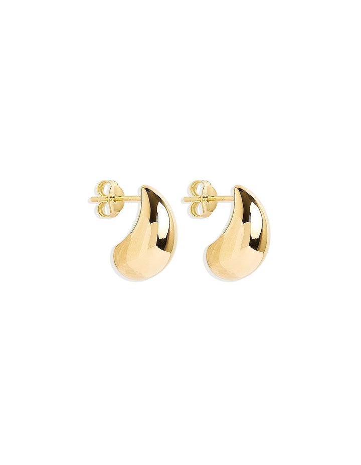 Refined Gold Earrings with Elegant Dangling Details