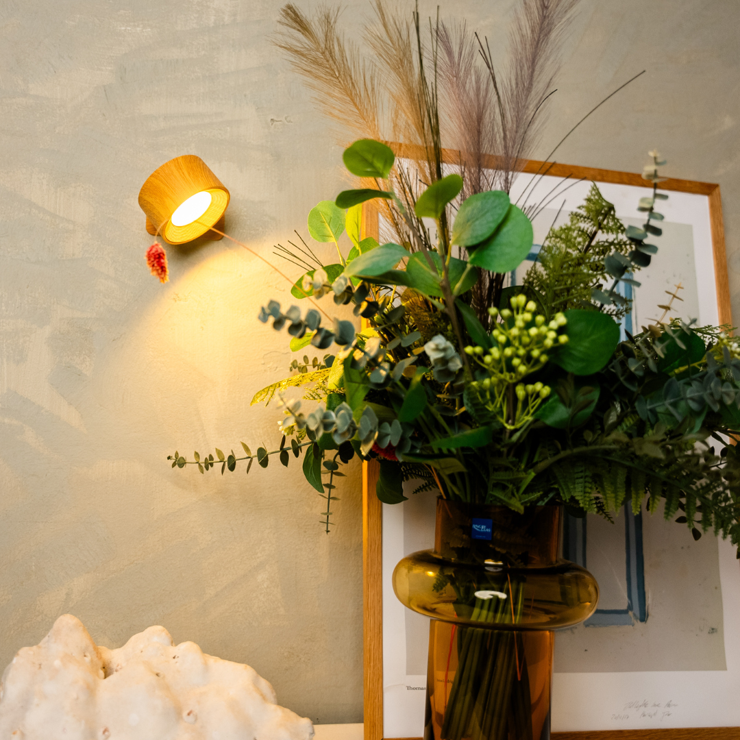 Cordless LED Wall Light with 360° Rotation, Touch Dimming, 3 Light Colours and USB-C Battery
