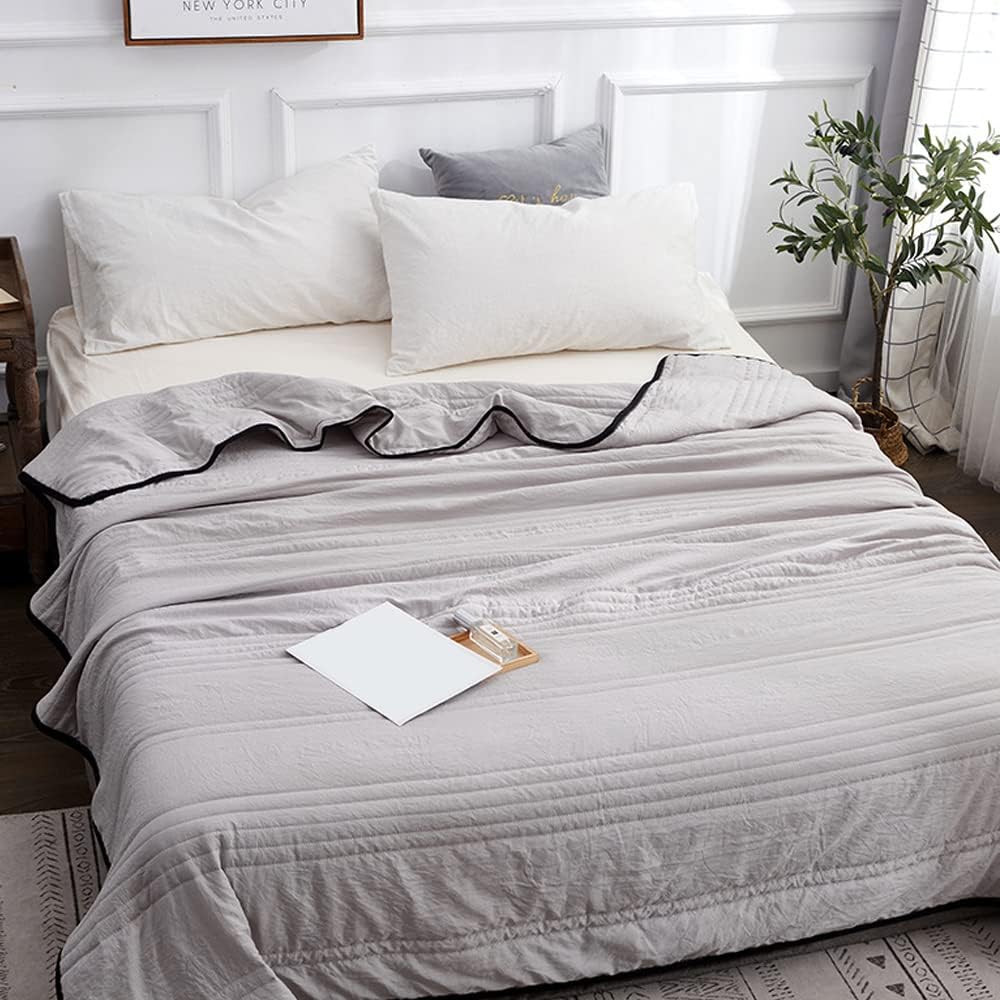 Cooling Summer Blanket with Dual-Sided Technology