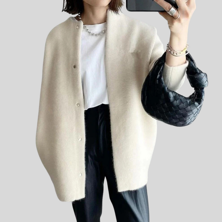 Elegant Cardigan – Refined Knit Layer