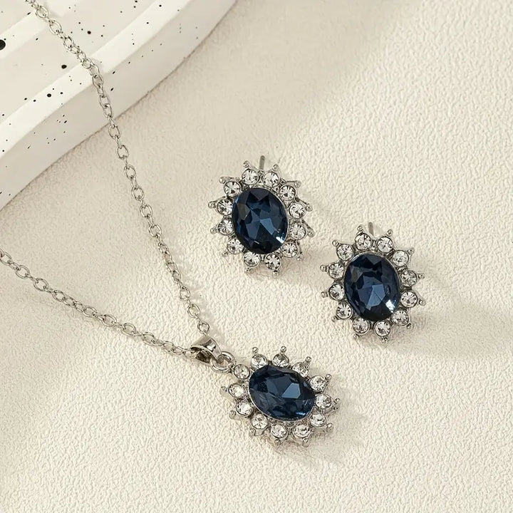 Elegant white gold necklace with refined little stone