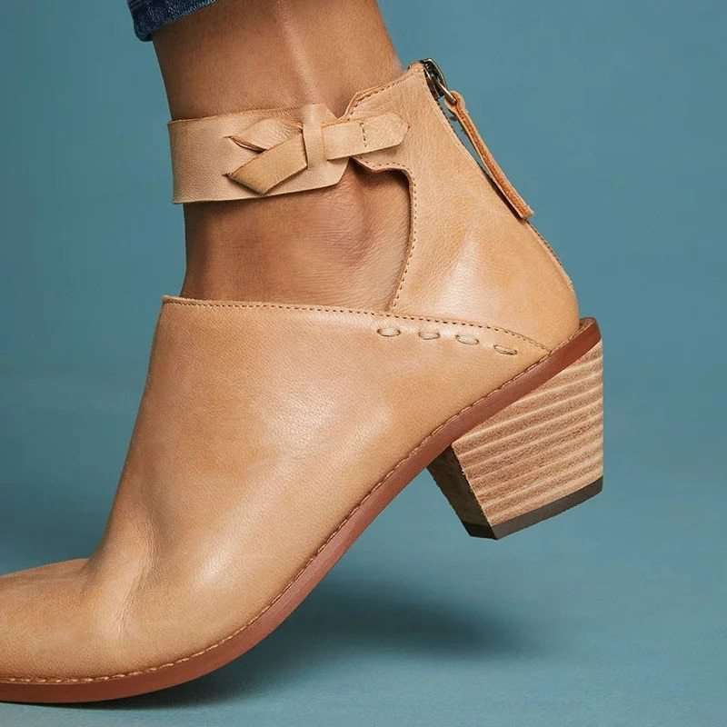 Effortless Balance Shoes with Chic Design
