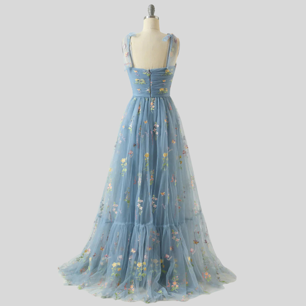Elegant Embroidered Tulle Ball Gown – Statement Evening Wear