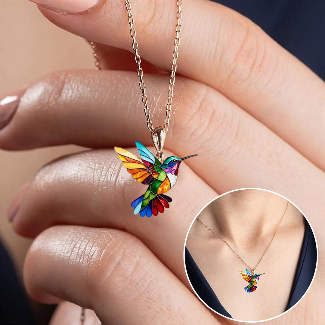 Elegant Silver Necklace with Hummingbird Design