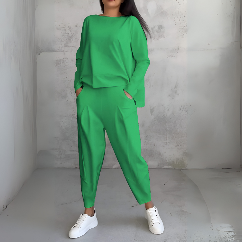 Two-Piece Leisure Suit with Round Neck and Long Sleeves