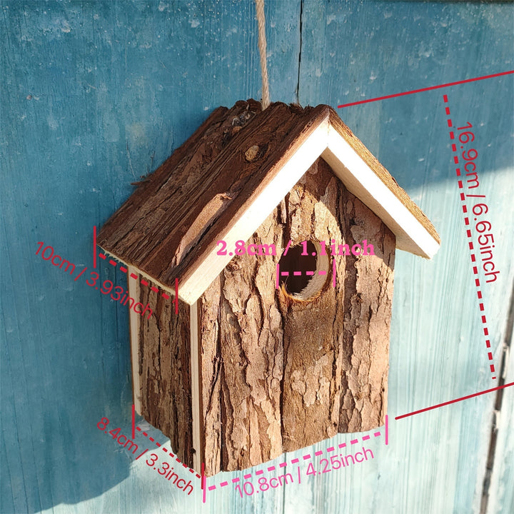 Rustikales Vogelhaus aus Holz – Ein Gemütliches Zuhause für Gartenvögel