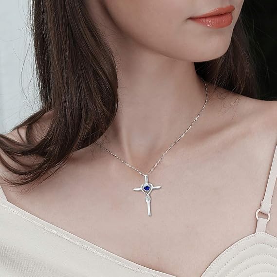 Elegant white gold necklace with sapphire heart stone