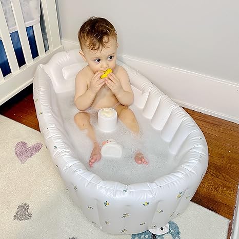 BubbleNest – Inflatable Travel Baby Bath