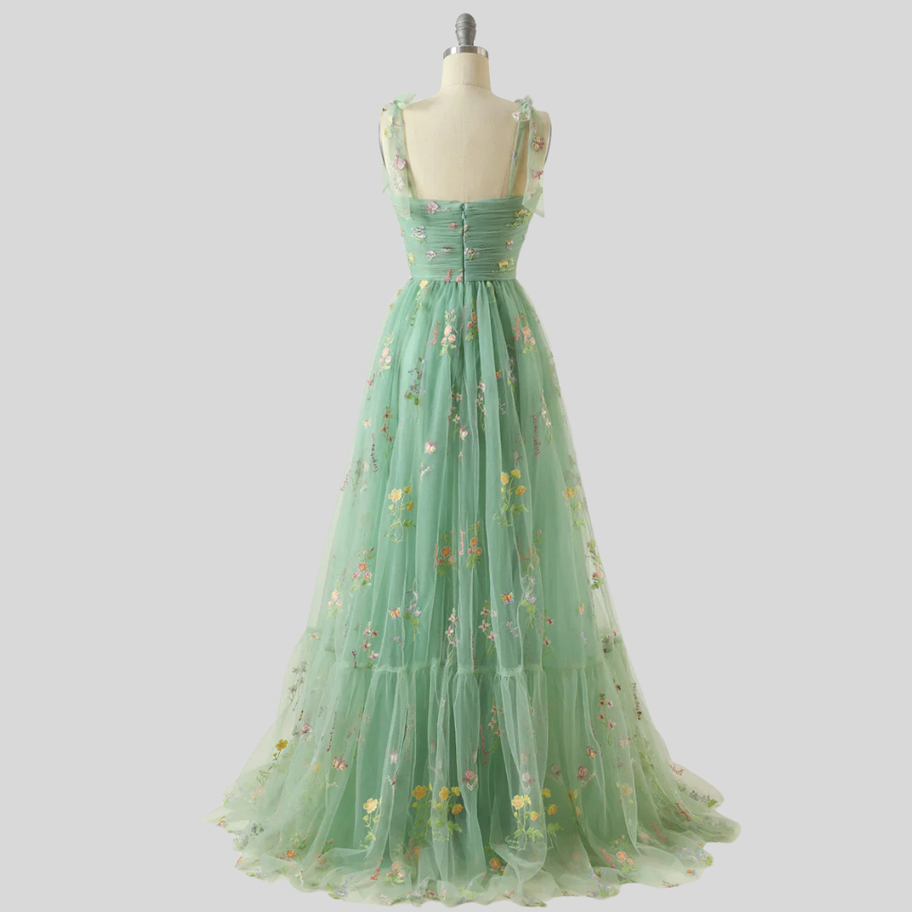 Elegant Embroidered Tulle Ball Gown – Statement Evening Wear
