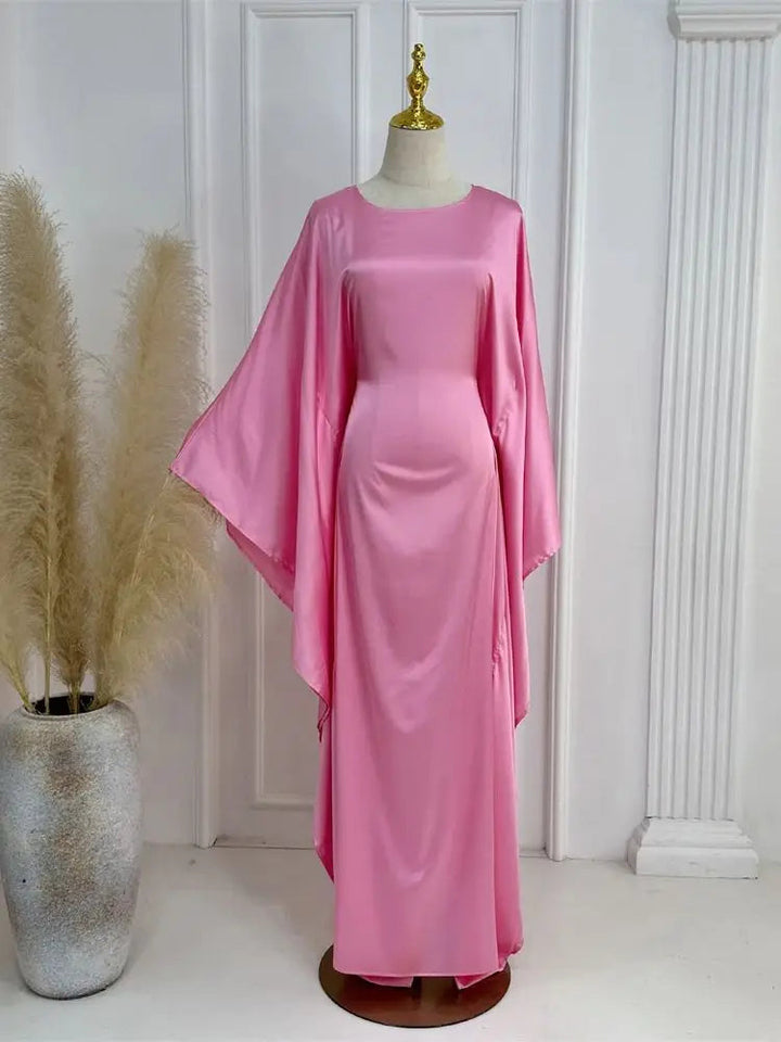 Elegant Maxi Dress with Spaghetti Straps and High Slit