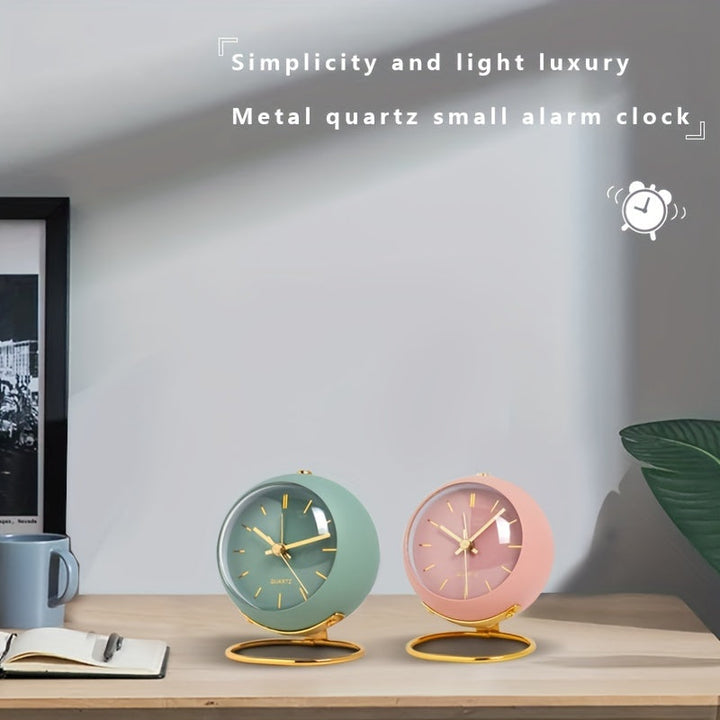 Nordic Silent Desk Clock – Luminous Hands and Metal Frame