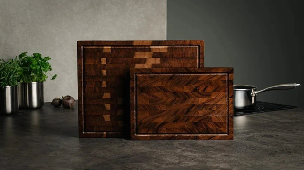 Solid walnut chopping board - PFAS-free