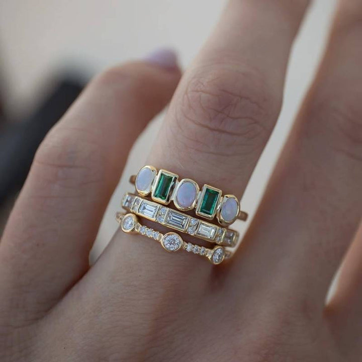 Exclusive vintage ring with opal