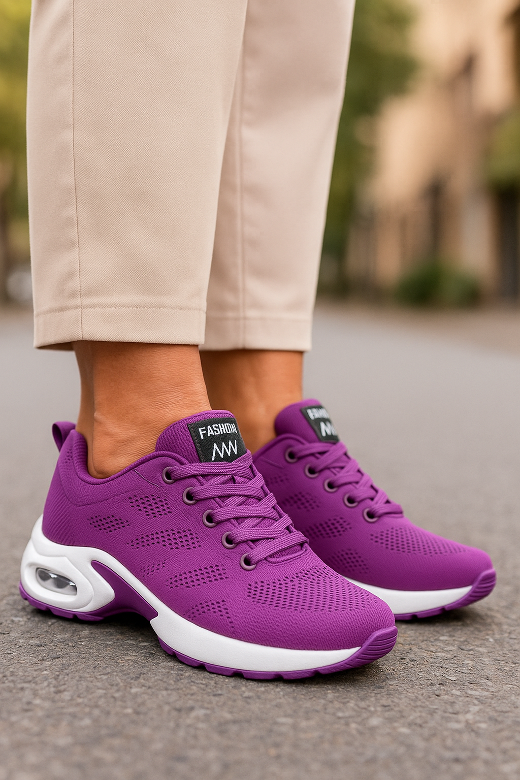 Orthopaedic pain-relief trainers – optimal comfort and arch support