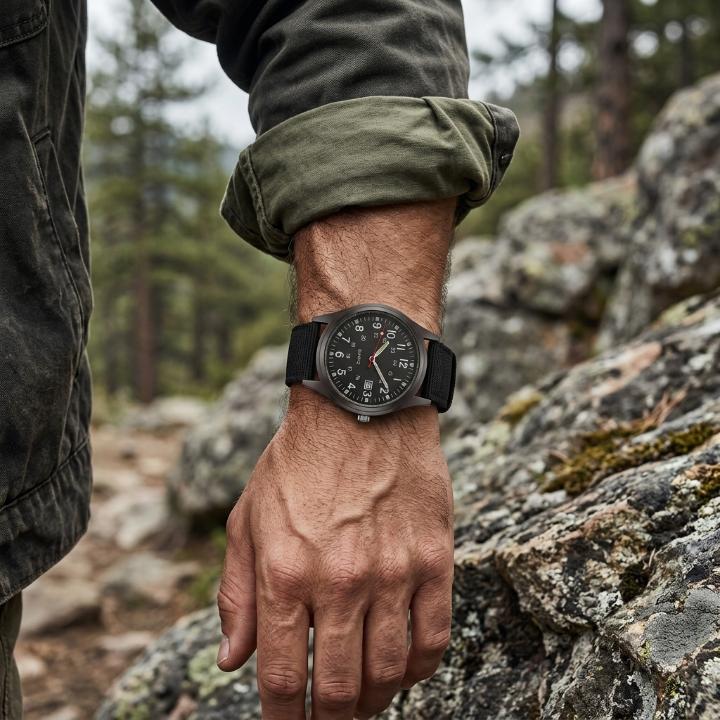 Military watch with nylon strap – waterproof, shockproof, with luminous hands