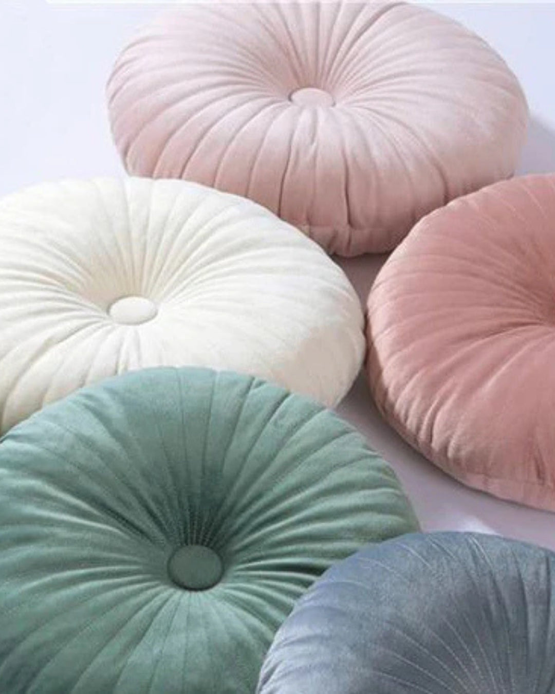 Poetica – Round Cushion in Modern Design