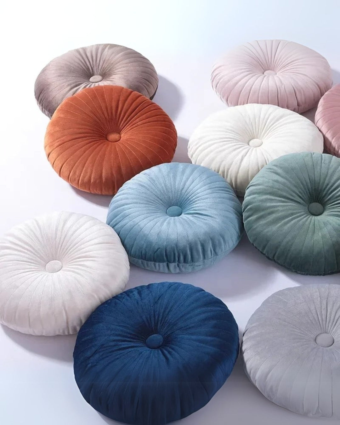 Poetica – Round Cushion in Modern Design