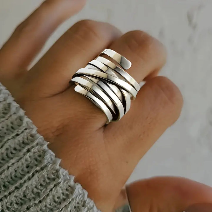 Refined silver ring with vintage look