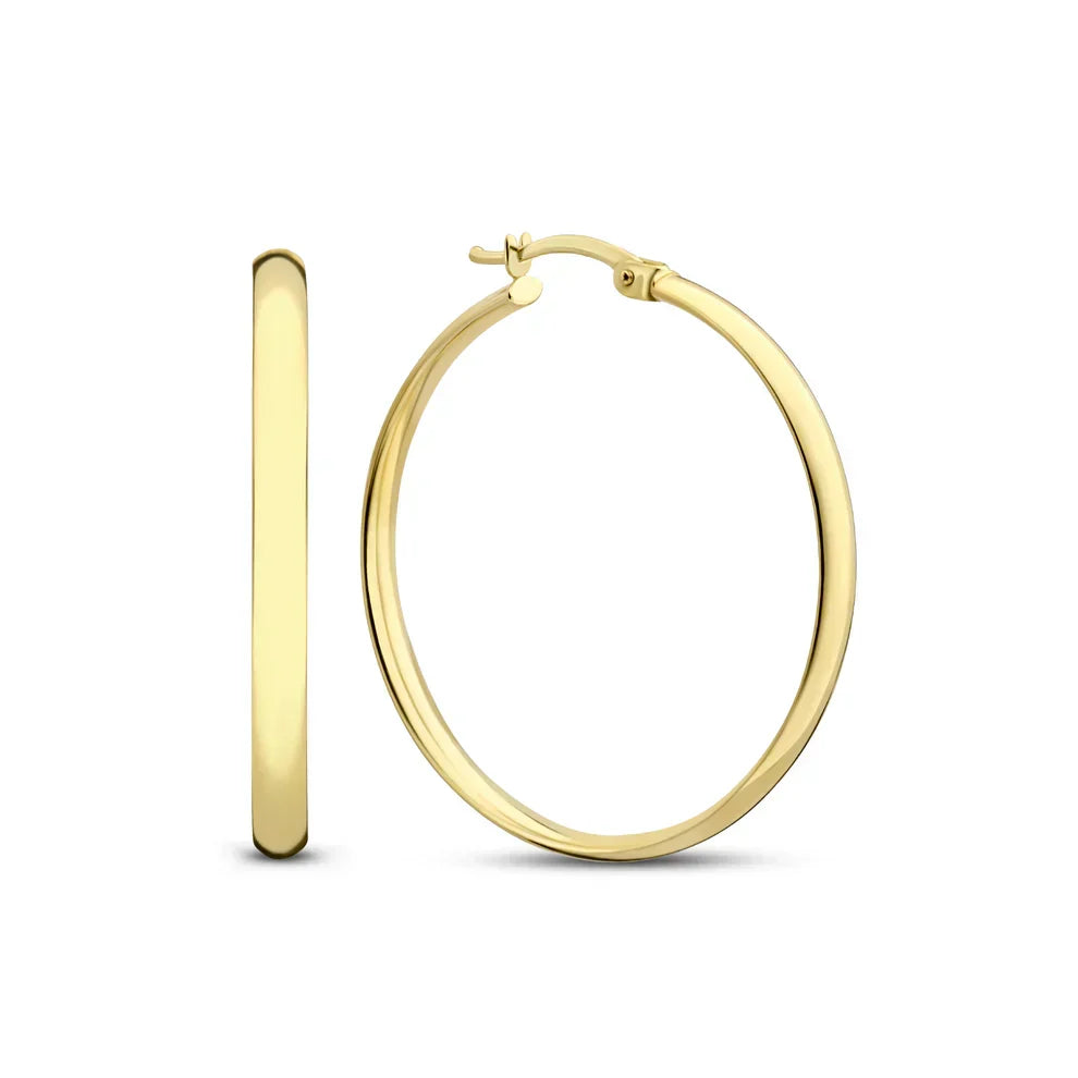Elegant White Gold Earrings with Refined Details