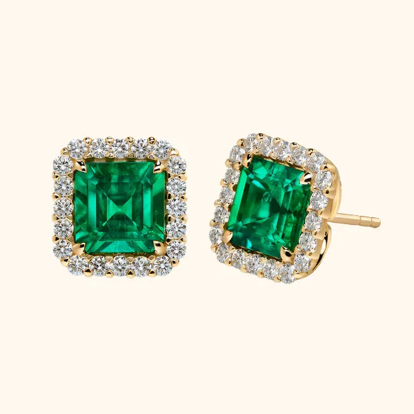 Elegant gold earrings with a refined design