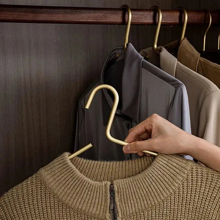 Luxury Non-Slip Hangers - Closura