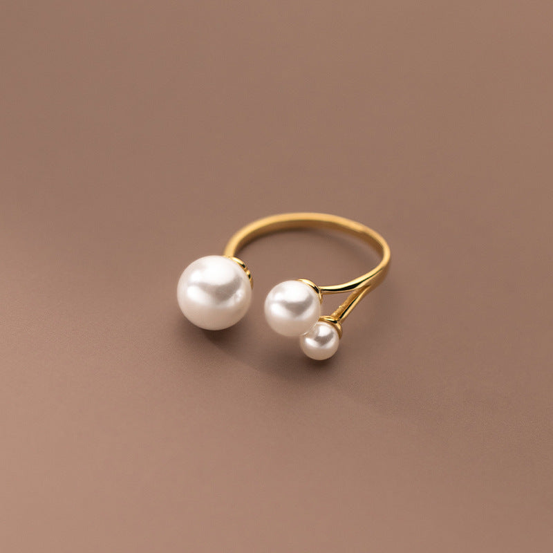 Elegant freshwater pearl ring with refined adjustability