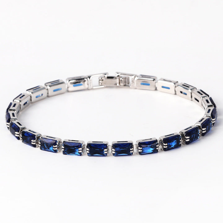 Elegant White Gold Bracelet with Refined Details