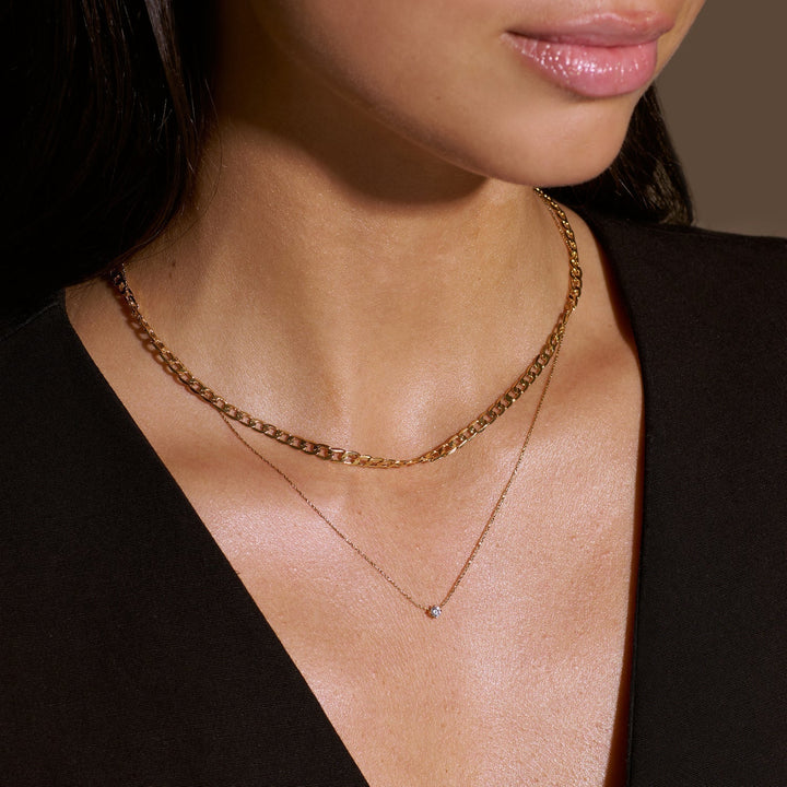 Elegant flat link necklace in white gold