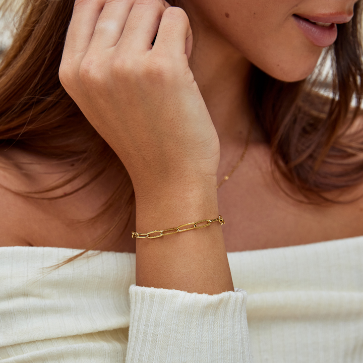 Elegant gold bracelet with refined design