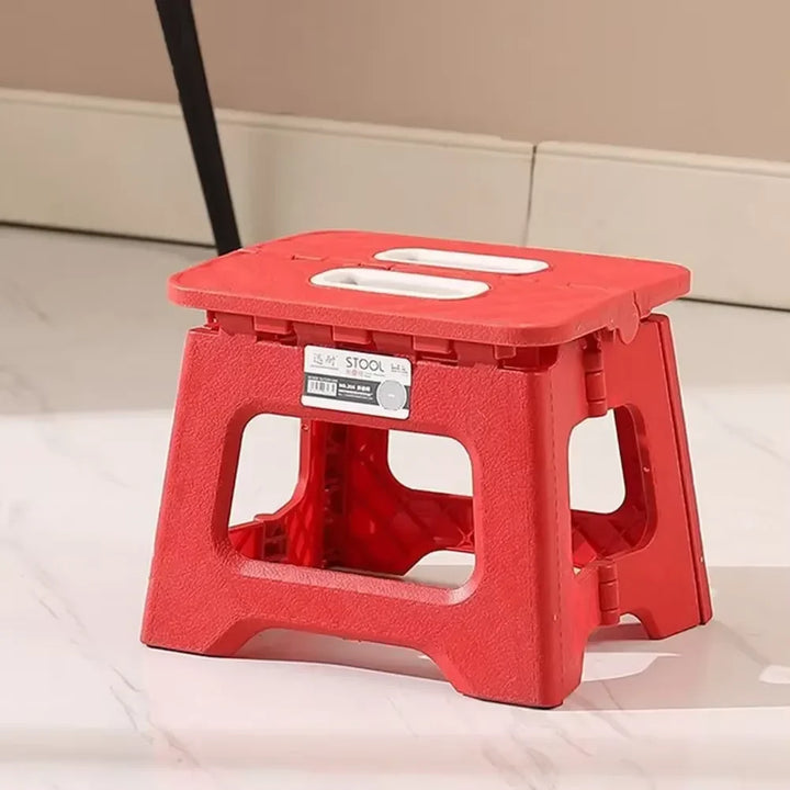 Folding Step Stool – Lightweight, Non-Slip and Versatile for Kitchen and Home Use