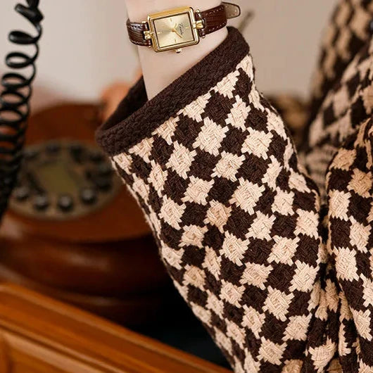 Sienna - Elegant Quartz Watch with Gold-Tone Strap