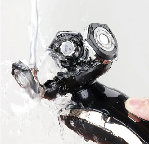 Rechargeable wet and dry shaver