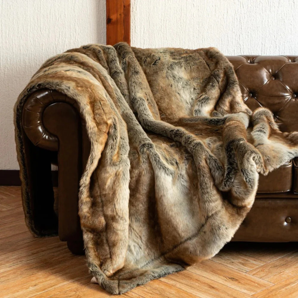 Faux Fur Blanket – Cozy Flair & Elegant Accent
