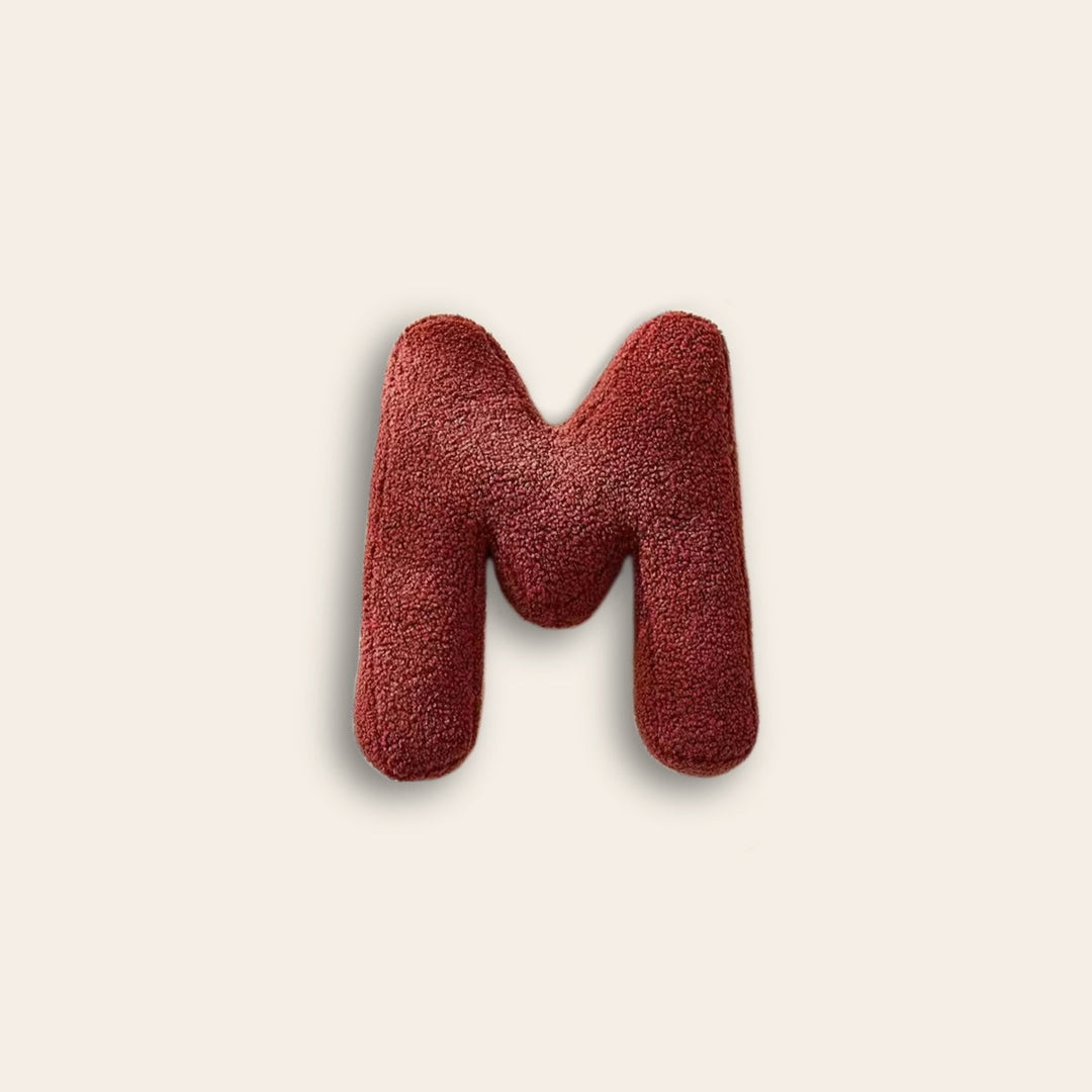 Deko-Kissen mit Alphabet-Motiv – LetterLounge