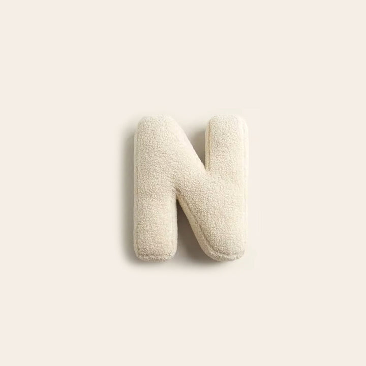 Deko-Kissen mit Alphabet-Motiv – LetterLounge