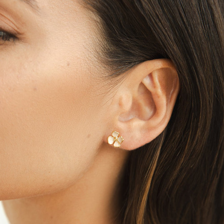 Elegant pearl earrings