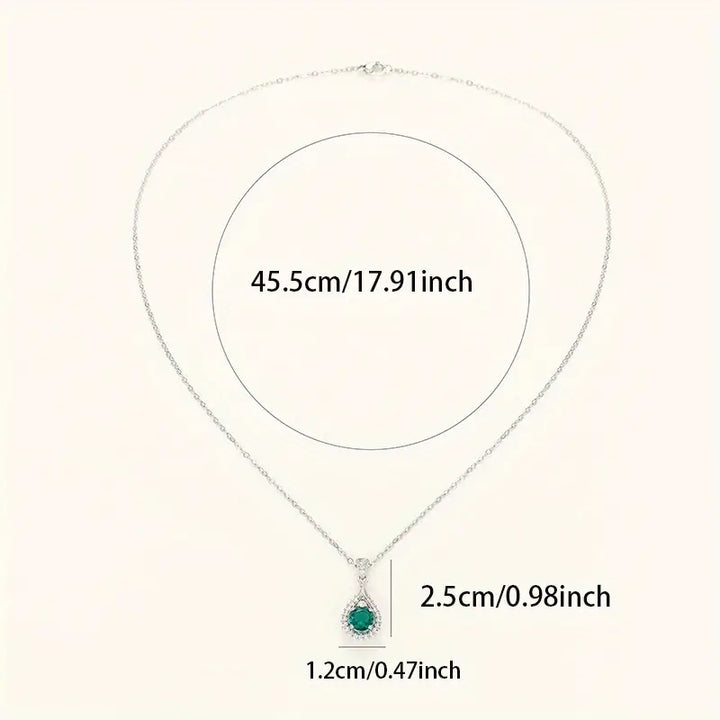 Elegant white gold necklace with refined hanging link