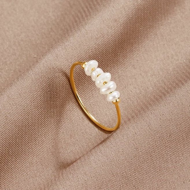 Elegant freshwater pearl ring