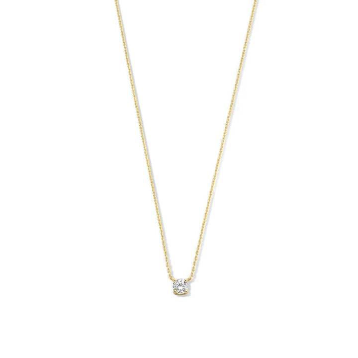 Elegant Gold Pendant with Moissanite