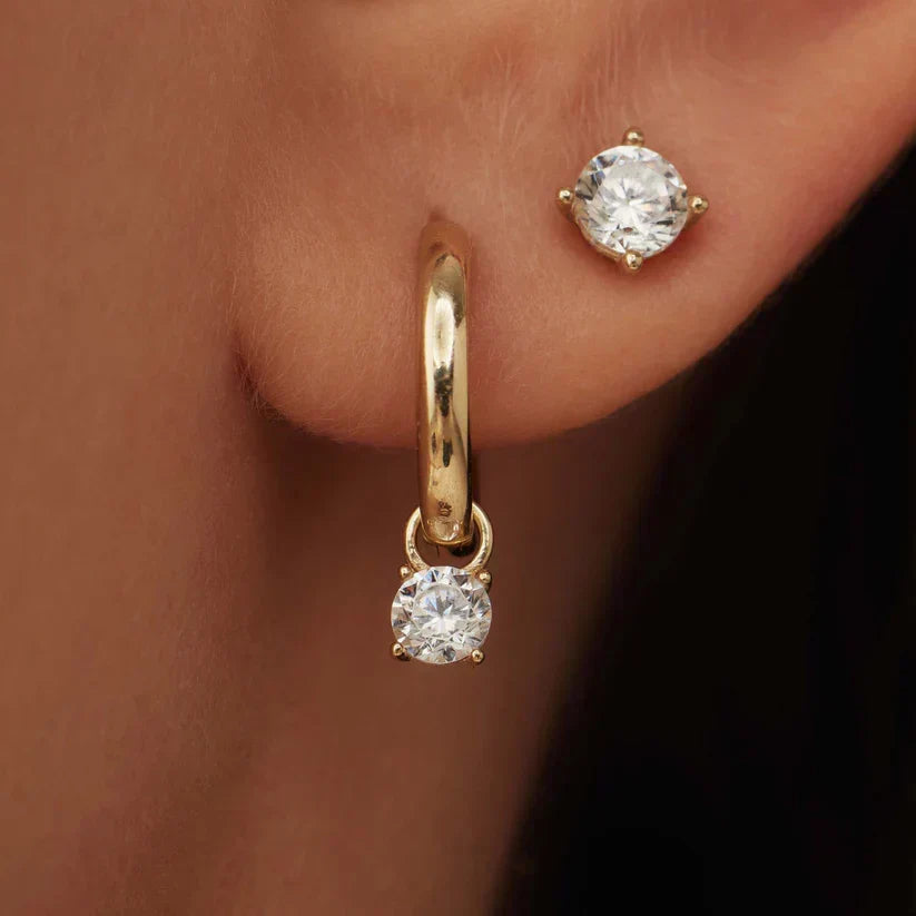 Soft Gold Earrings with an Elegant Little Stone