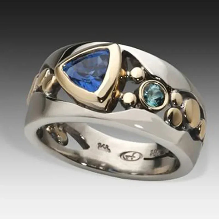 Elegant white gold ring with antique ice stone